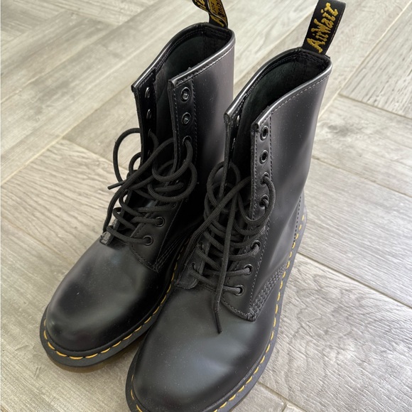 Dr. Martens 1460 Women’s Black Leather Boots Size 10 - Picture 3 of 10